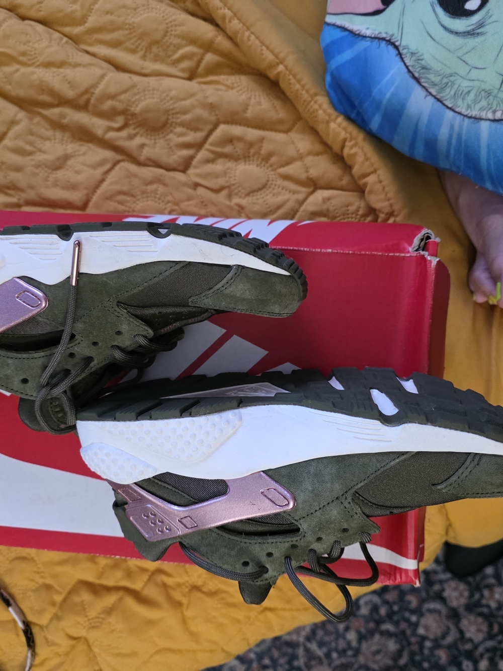Nike Air Huarache Olive Green Sneakers - Picture 2 of 5